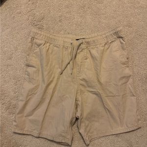 H&M Beige Shorts 7”